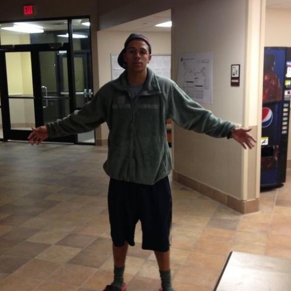 Meet your Posher, Cavyn - Picture 1 of 1